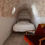 Casa Antica Pietra 오스투니