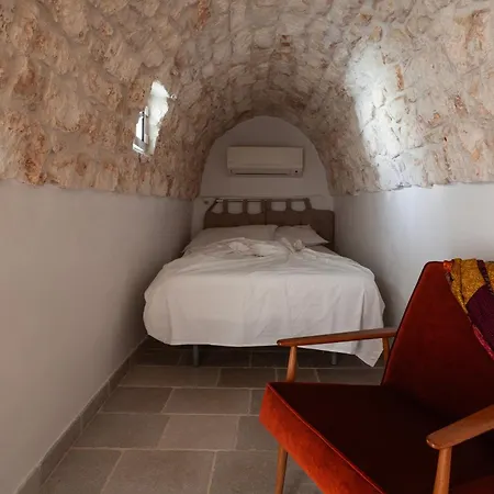 Casa Antica Pietra أوستوني